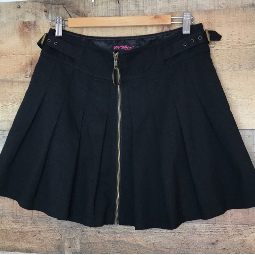 Vintage Betsey Johnson pleated black mini skirt size 10